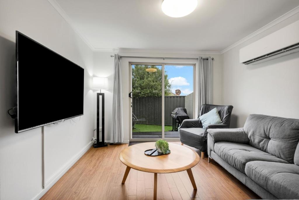 Elphin Serviced Apartments