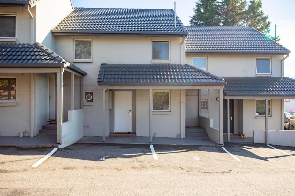 Elphin Serviced Apartments 外観