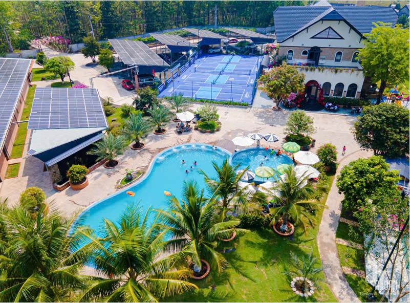 Ladona Farmstay 수영장