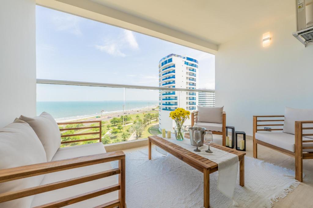 Charming Seafront Loft - 1