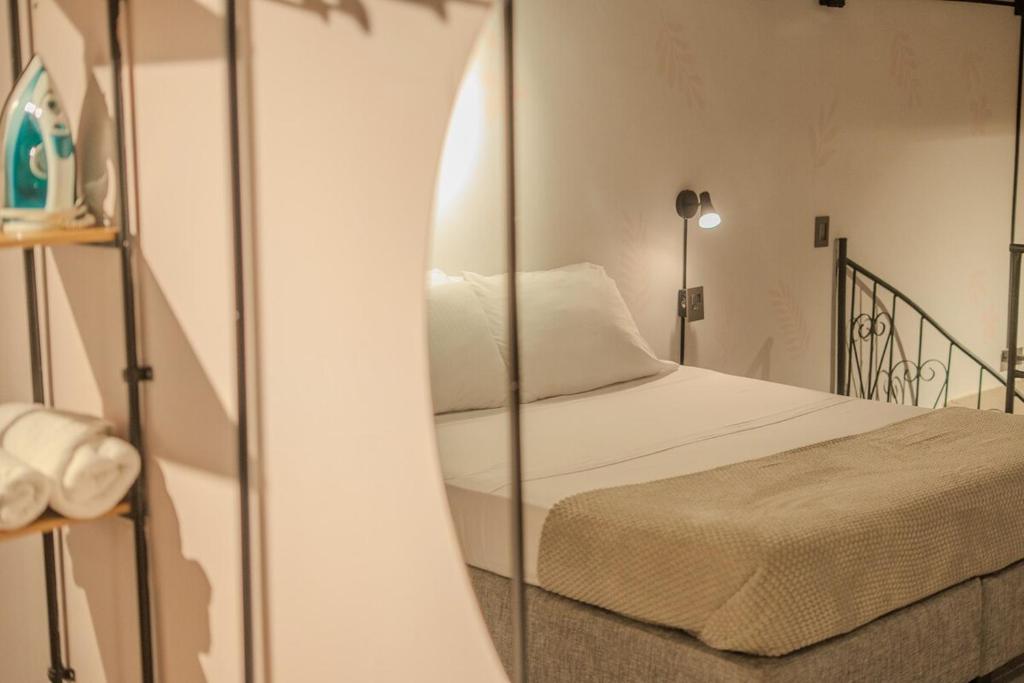 Almería Apt Stylish Loft with Terrace Near Old Town - 4