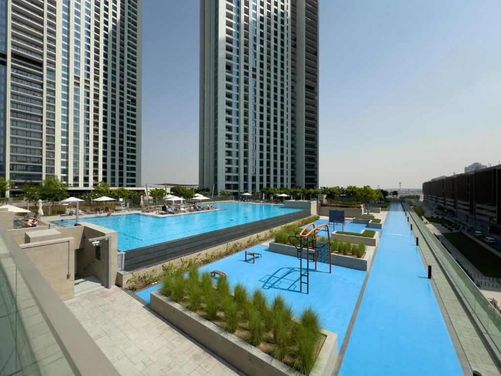 Infinity Pool Walk to Burj Khalifa Downtown 1BR, Dubaï