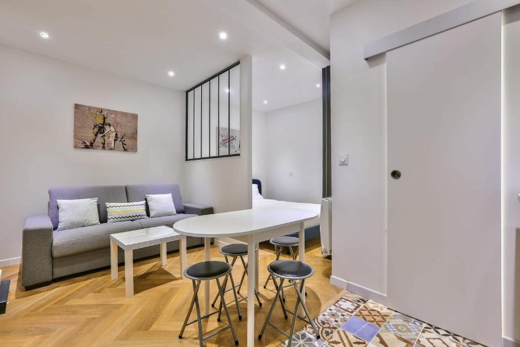 Bonne Nouvelle Paris 2e Charmant appartement 4P - 5