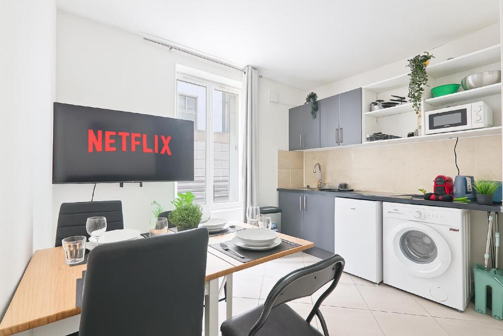 Eiffel Tower Heart of Paris 1BR-4P with NetFlix - 2