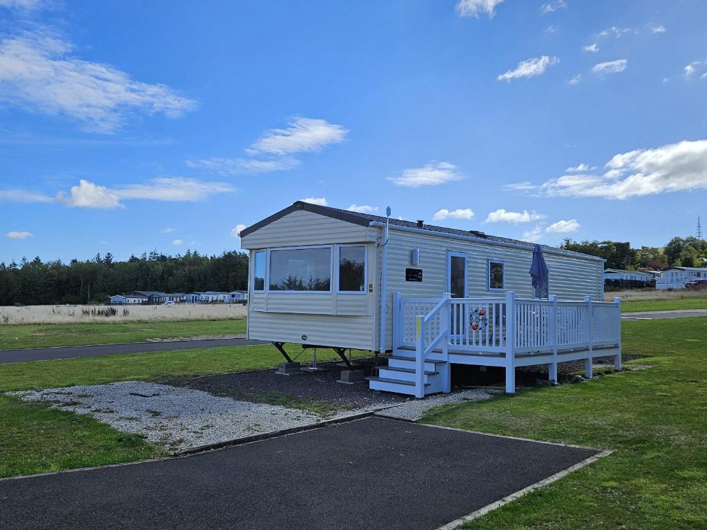 Thurston Manor Caravan Park, Pony Meadow, Innerwick