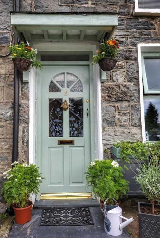 Waterfall retreat, Blaenau-Ffestiniog