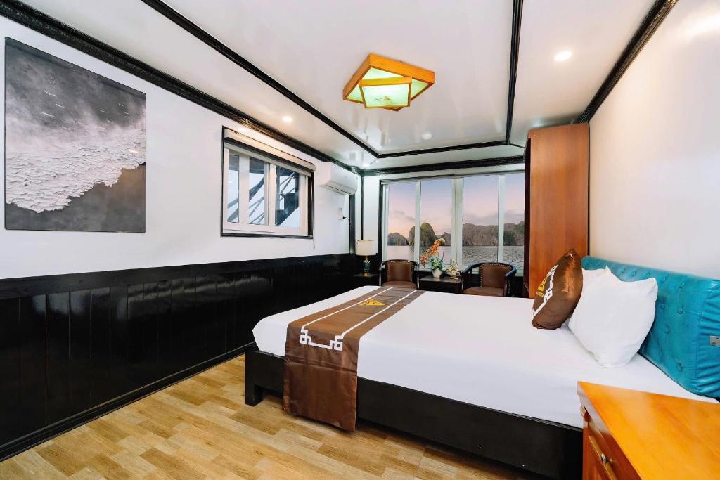 Cat Ba Bay Cruises