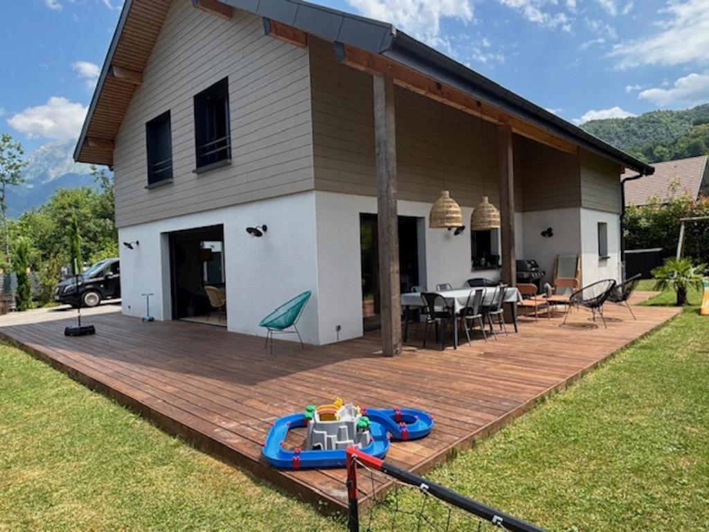 Duingt, maison 165m2, jardin 8pers - 4