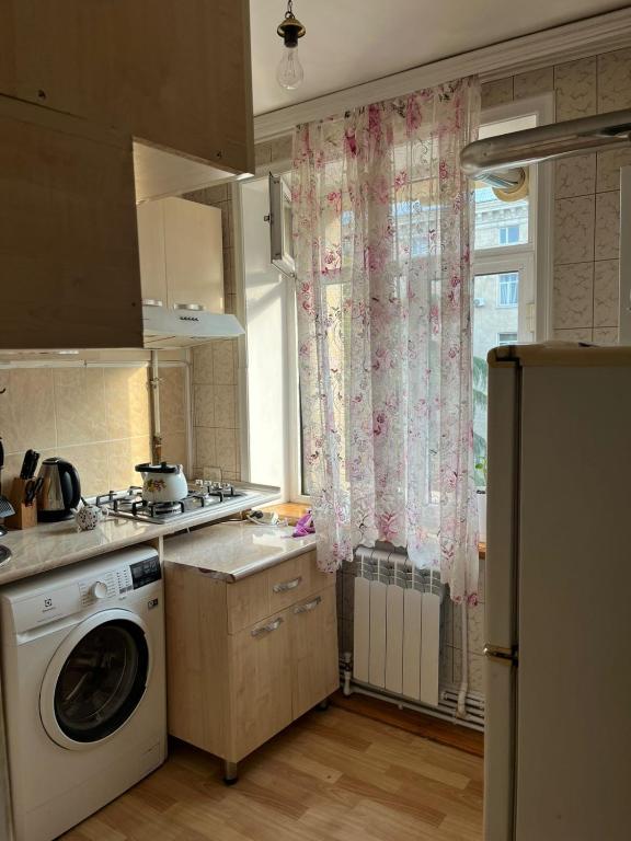 Gəncədə 2 otaqlı təmirli və əşyalı mənzil, Gajandža