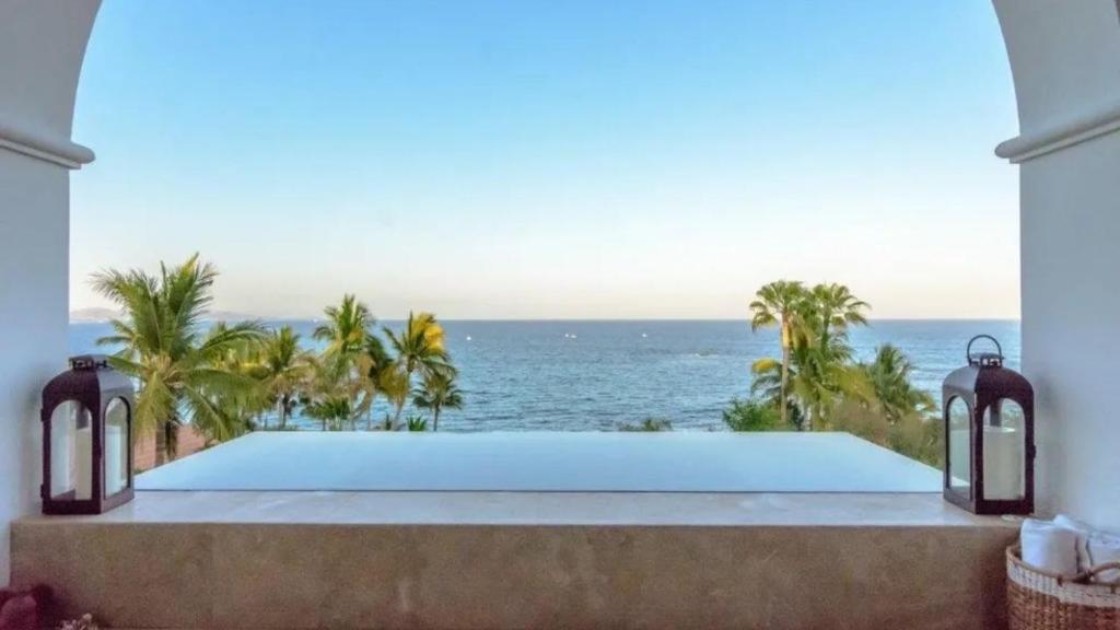 Modern Beachfront Escape in Cabo - 3