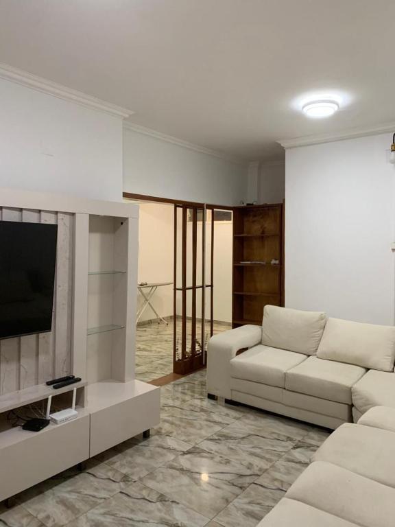 Apartamento tipo 3 com um quarto suite, Maputo