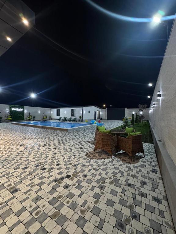 Santorini Garden, Zvartnots International Airport