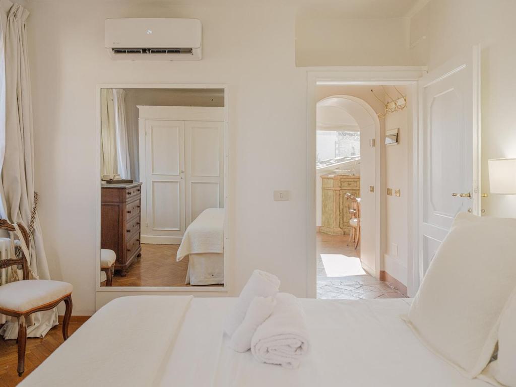 Lucia Penthouse - Magic Views in a Medici Palace - 3