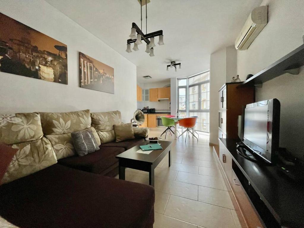 a 400m Plaza Nogalera Torremolinos 2 Dorm 4 pax - 1