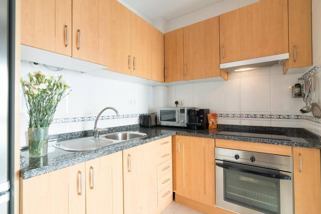 a 400m Plaza Nogalera Torremolinos 2 Dorm 4 pax - 5