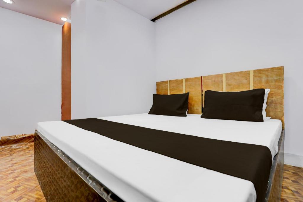 SPOT ON K S, Prayagraj