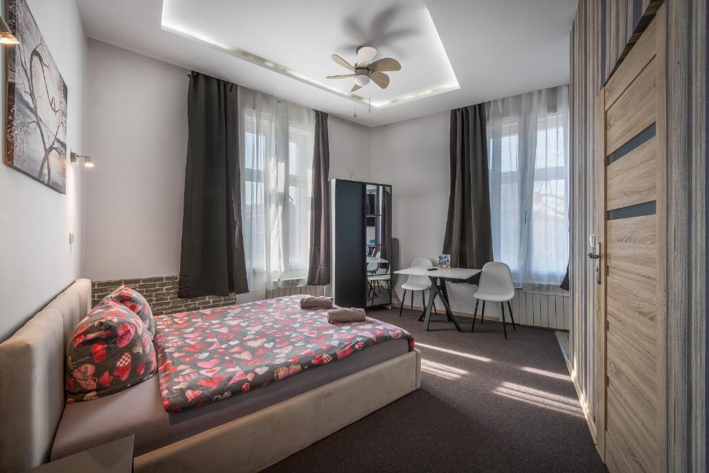 Queen Apartments — Hotel rooms in Krakow, Lesser Poland