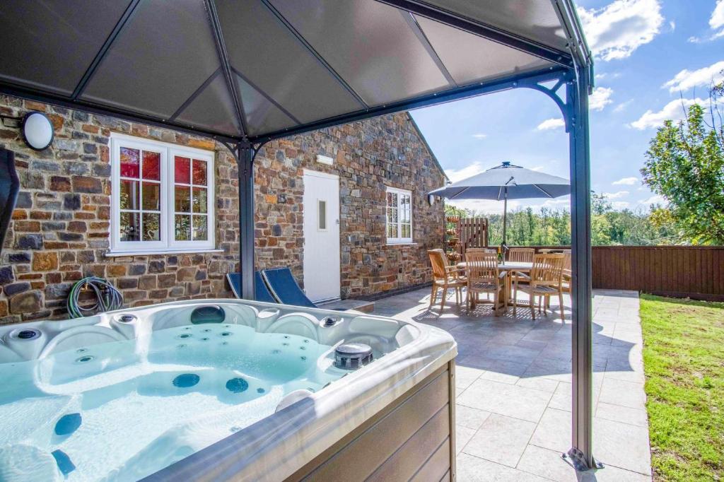 The Barn - 4 Bedroom - Tyn-Y-Coed Farm - Cardiff, Creigiau