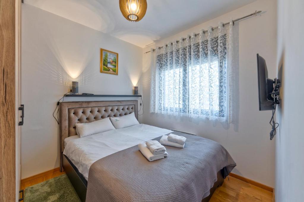 JOCA S Vila Pekovic Green - 3