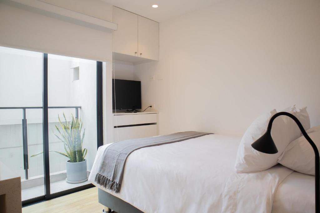 Seaside Studio 1BR near the Malecon in Miraflores, Lima