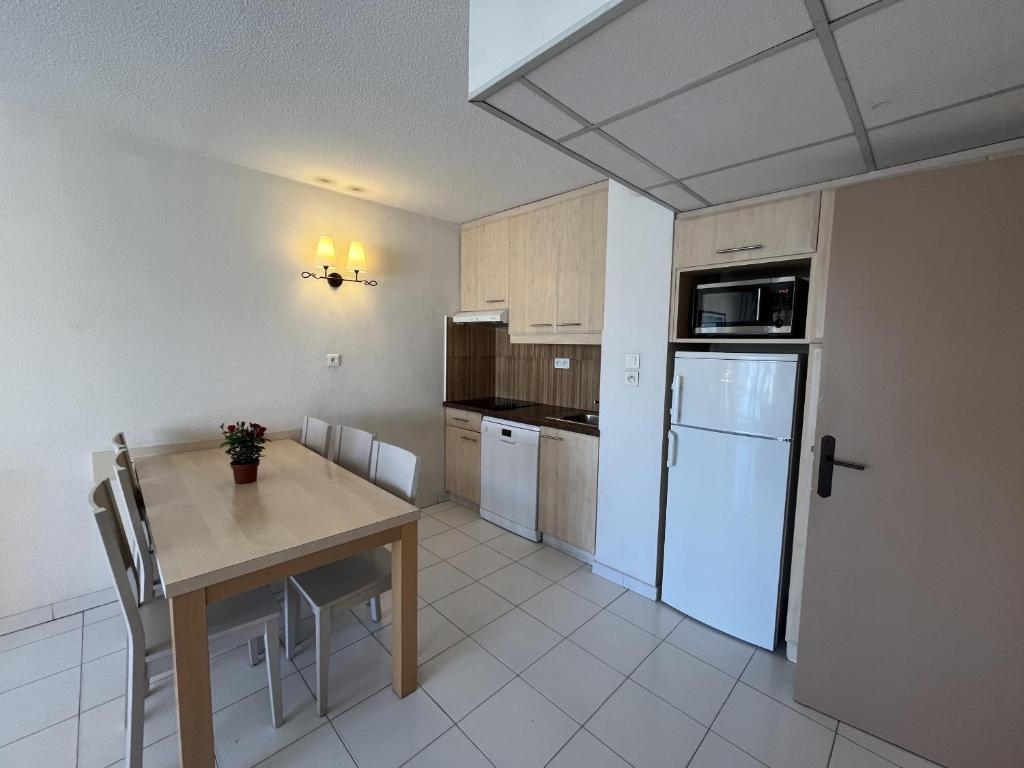 Cap Hermes 200 residence avec piscine et vue port - 4