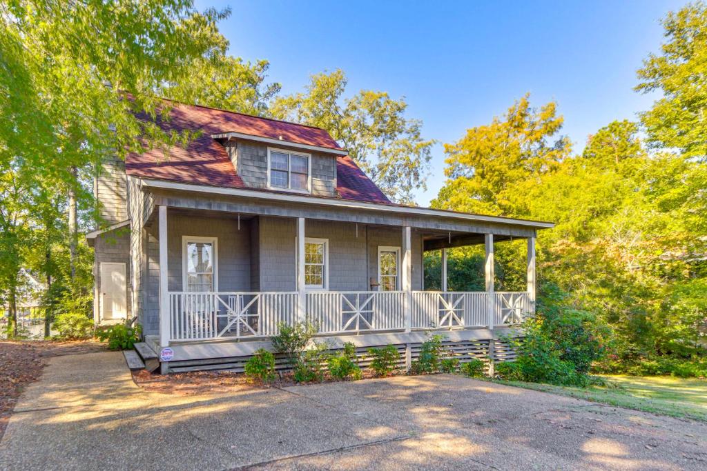 Auburn Game Day Getaway on Lake Martin with Dock!, Jacksons Gap