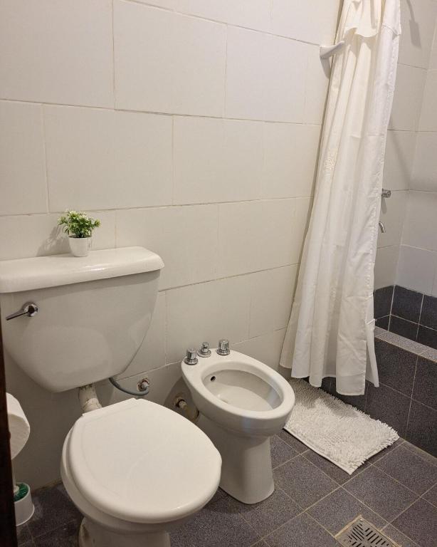 Casa entera en Salta con garage y patio privado - 5