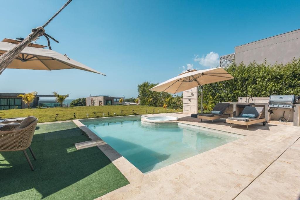 4BR Caribbean Deluxe Villa 3C - 1