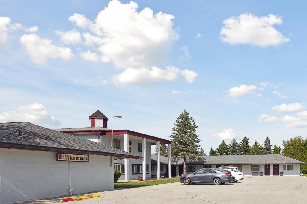 Currys Motel by OYO Saginaw MI, Saginaw