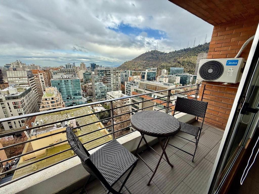 Studio near to Costanera Center - 4