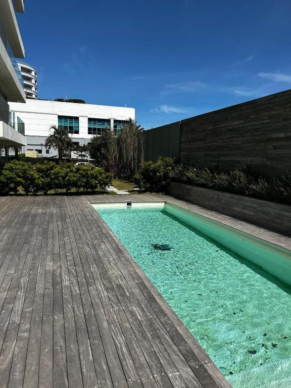 Apartamento a una cuadra de la playa mansa Torre Saint Honore 707 - 4