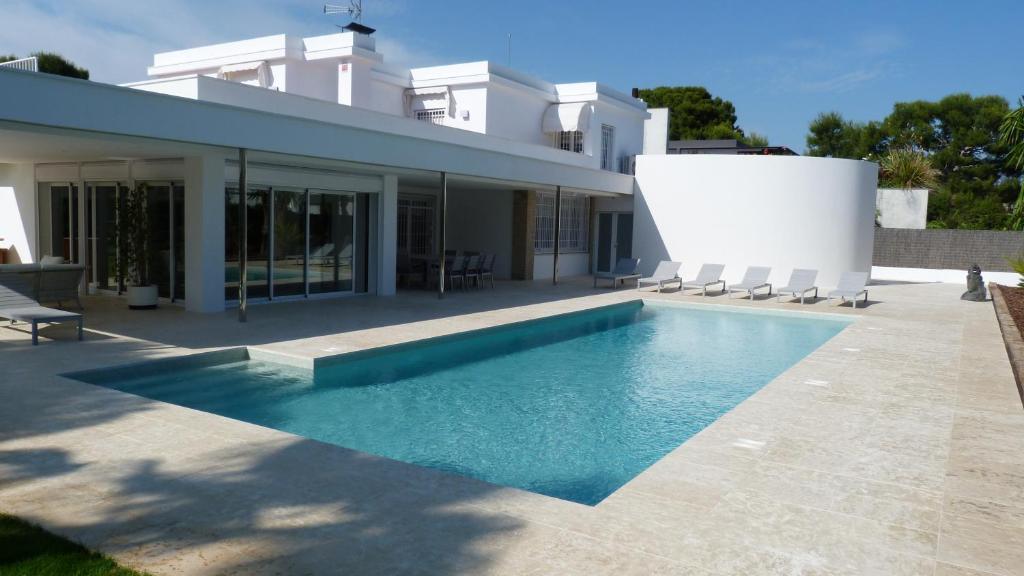 Luxury Beach House - 5