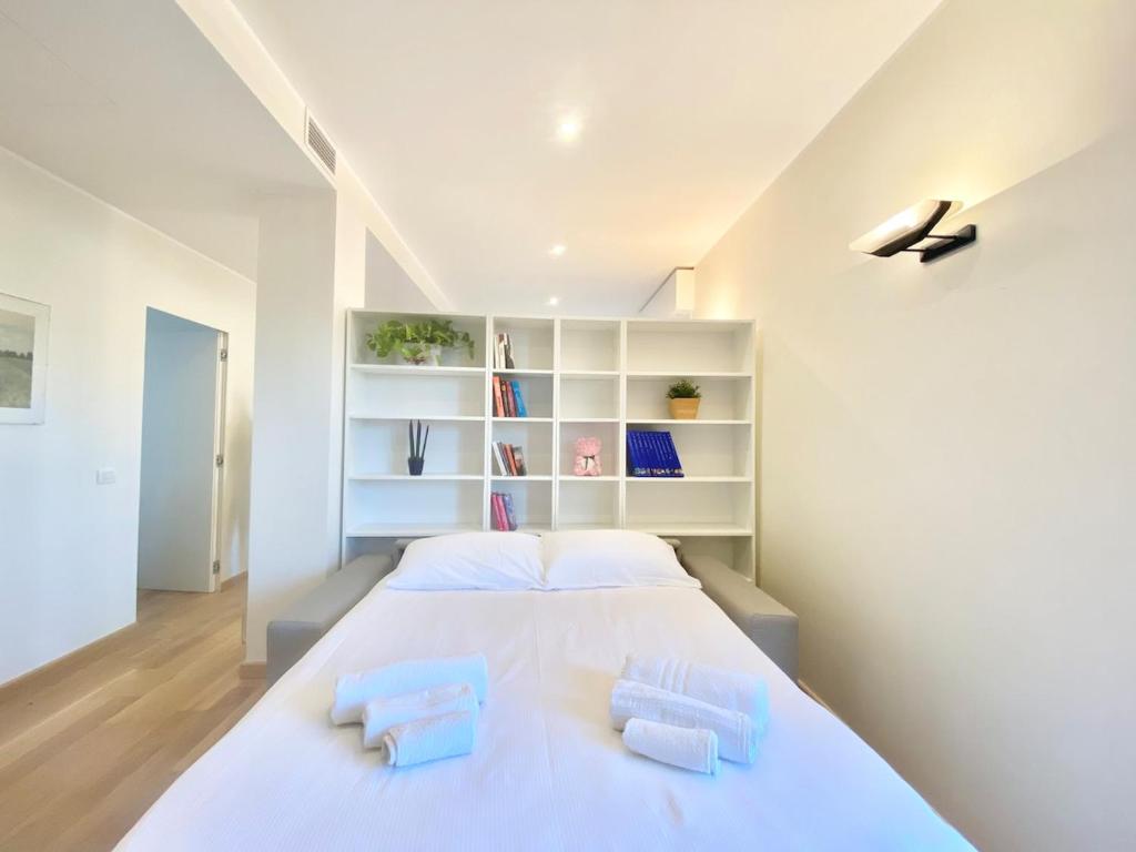 Penthouse with panoramic terrace-8 minutes from the Duomo - 2