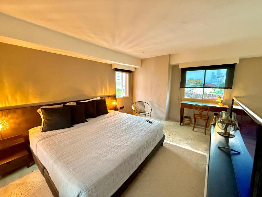 by Calamari Homes - Porvenir 407 - Walled city - 3