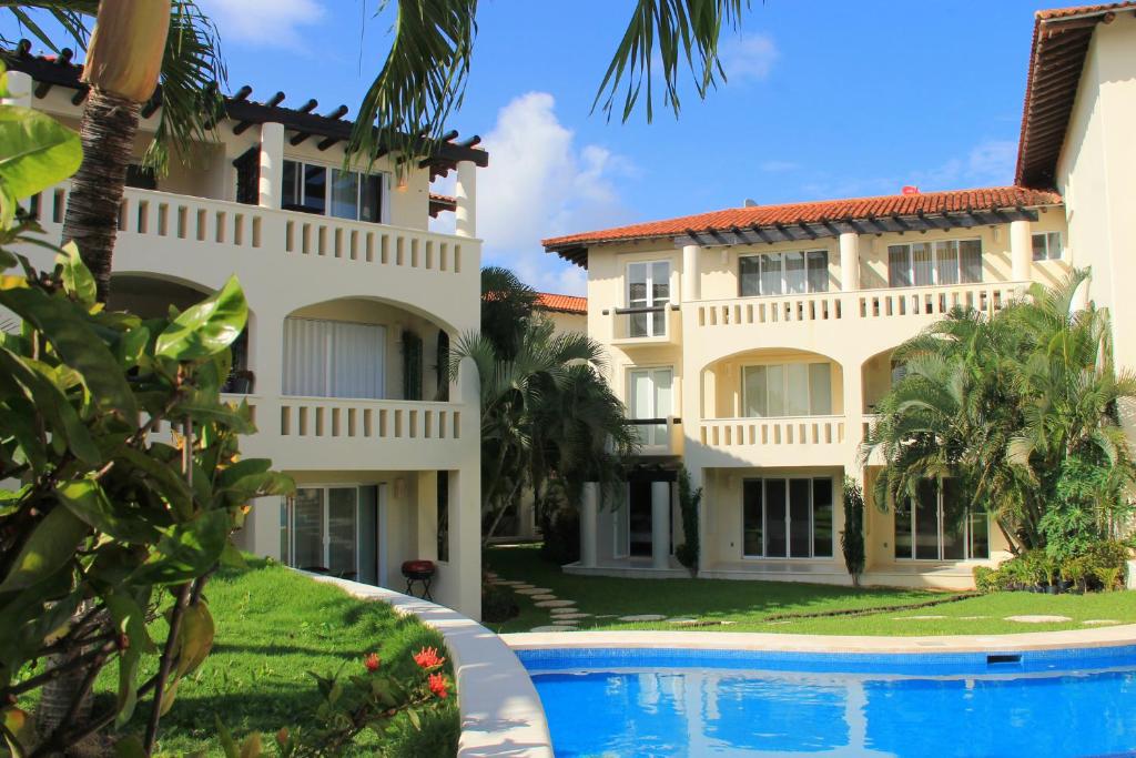 Luna Maya, Steps from Coco Beach and 5th Avenue, Playa del Carmen