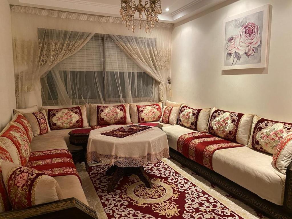 Modern apartment, 2 minutes walk to the beach, Džadída