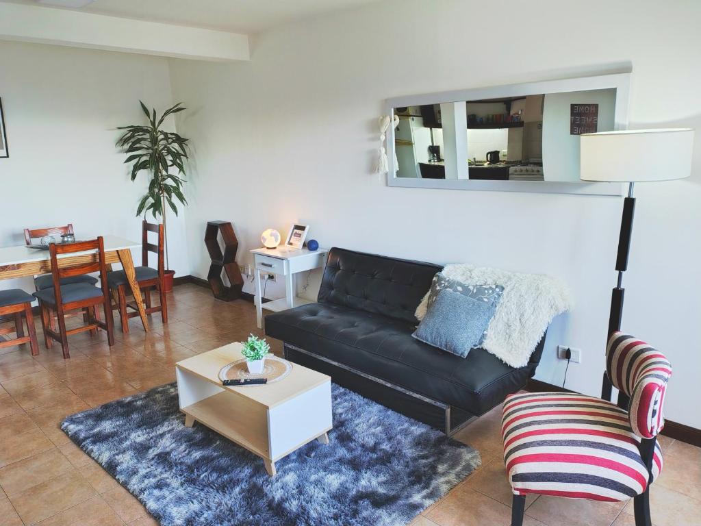 Espectacular departamento con vista panoramica a las montañas y canal zona centrica - 3