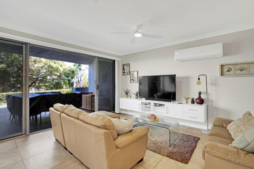 Reflections G01 On The Lake, Forster