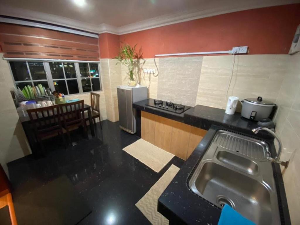 Cameron Pasar Malam Apartment @ Crown Imperial Court