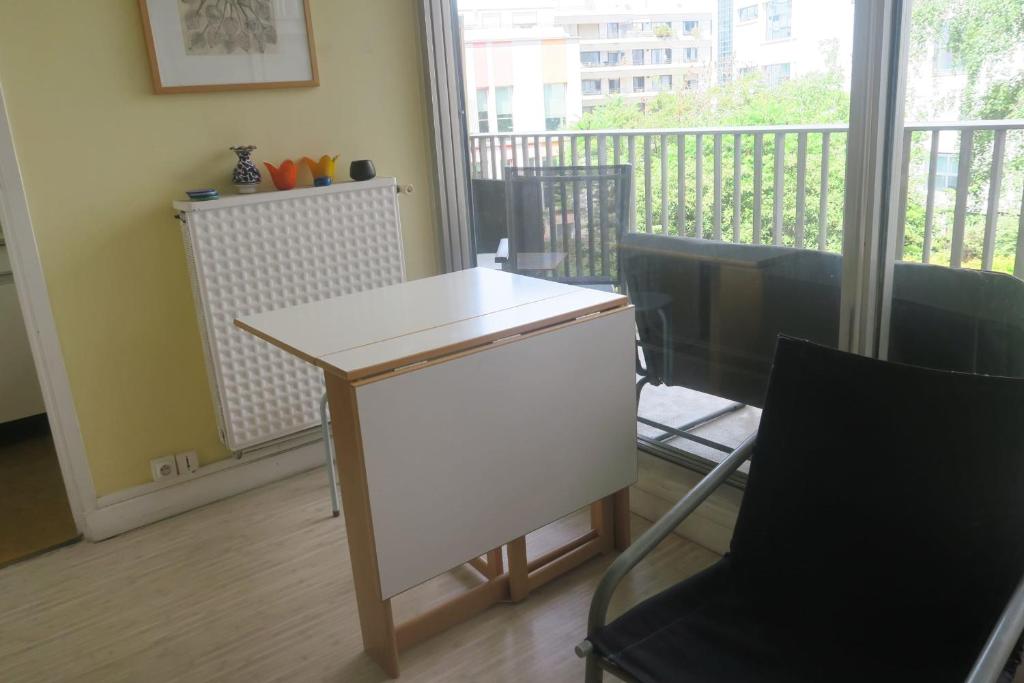 Charming bright studio apartment with balcony - 2