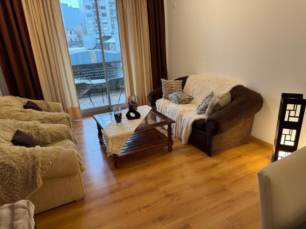 Bright apartment with balcony in Almagro - 3