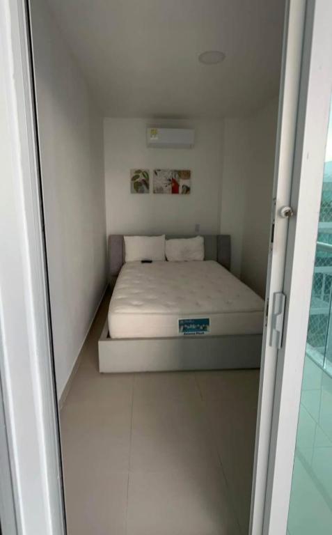 Apartamento reformado, fresco, edificio con salida a la playa Morros, Cartagena - 1
