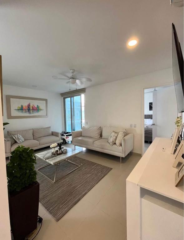 Apartamento reformado, fresco, edificio con salida a la playa Morros, Cartagena - 4