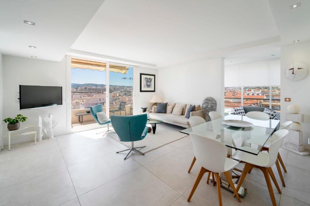 REF 1957 - Cannes Croisette -Sea view apartment for rent - 5