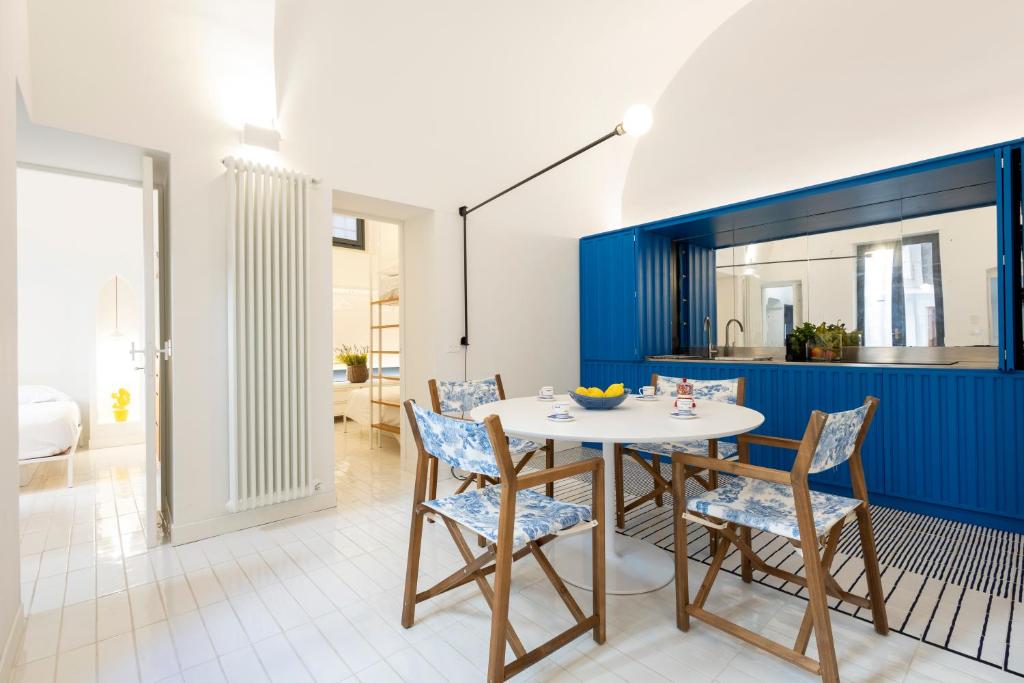 Designer three-room apartment 100 meters from the cathedral Amalfi 44 - 3