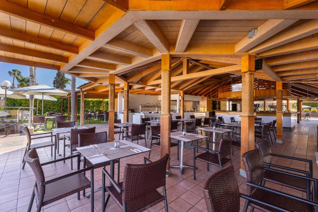 Maspalomas Resort by Dunas — Restaurant & bars in Maspalomas, Canary Islands