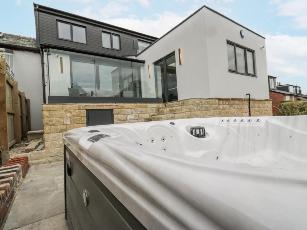 Ellis House, Huddersfield