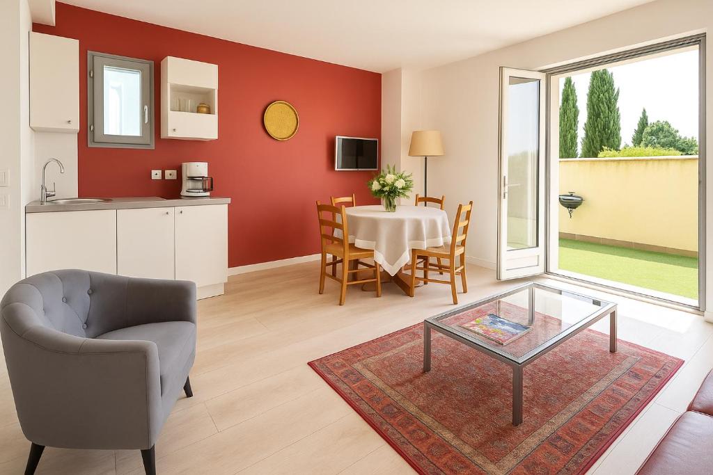 Haut de villa - 5 min du port, terrasse, parking gratuit - 1