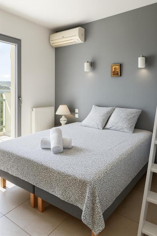Haut de villa - 5 min du port, terrasse, parking gratuit - 2