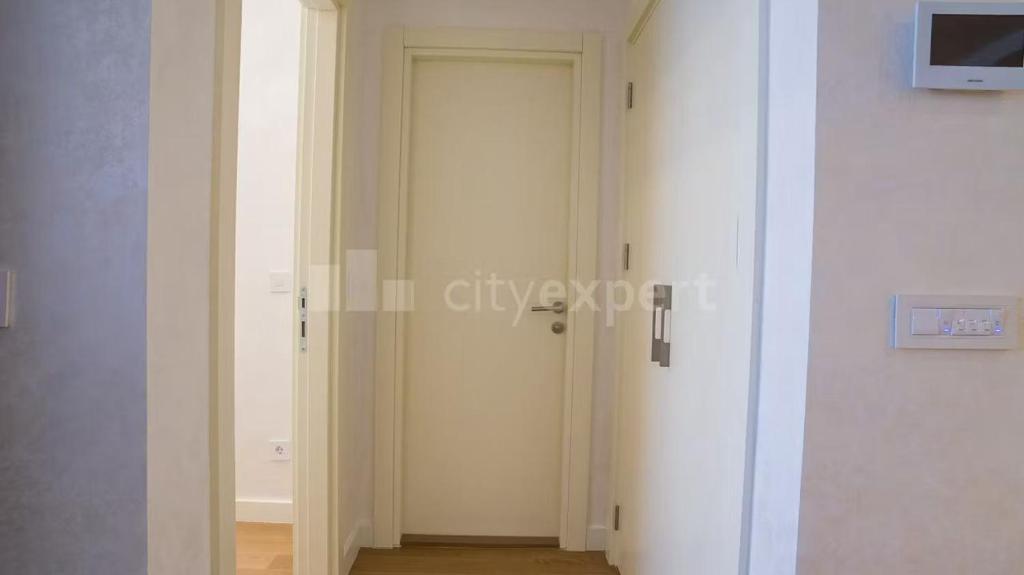 Exclusive Apartment - 3